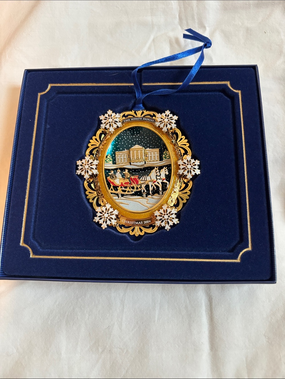 White House Historical Association Christmas 2004 Gold and Blue Holiday Ornament